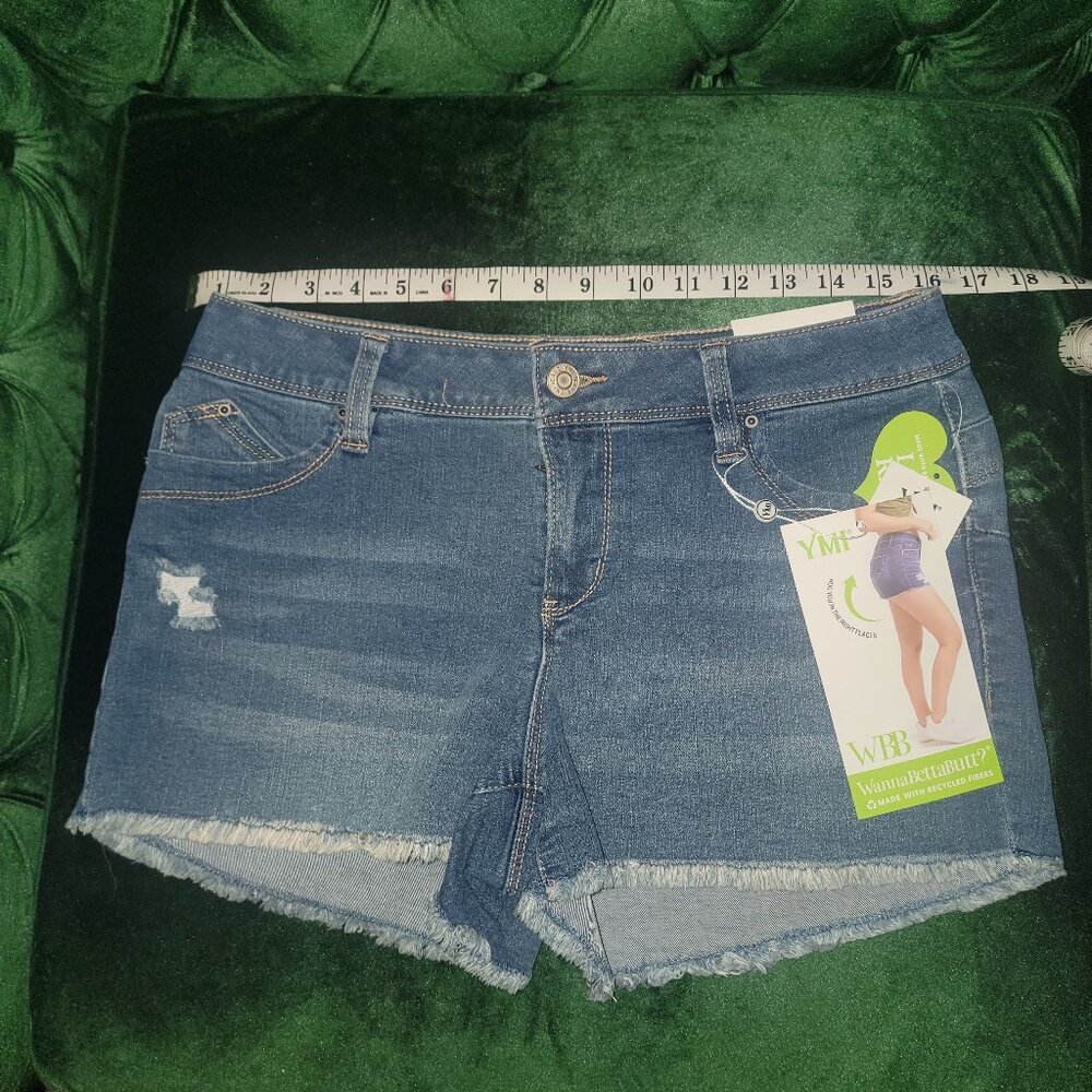 🎉 BUTT LIFT DISTRESSED DENIM SHORTS- WANNABETTABUTT OUTFIT